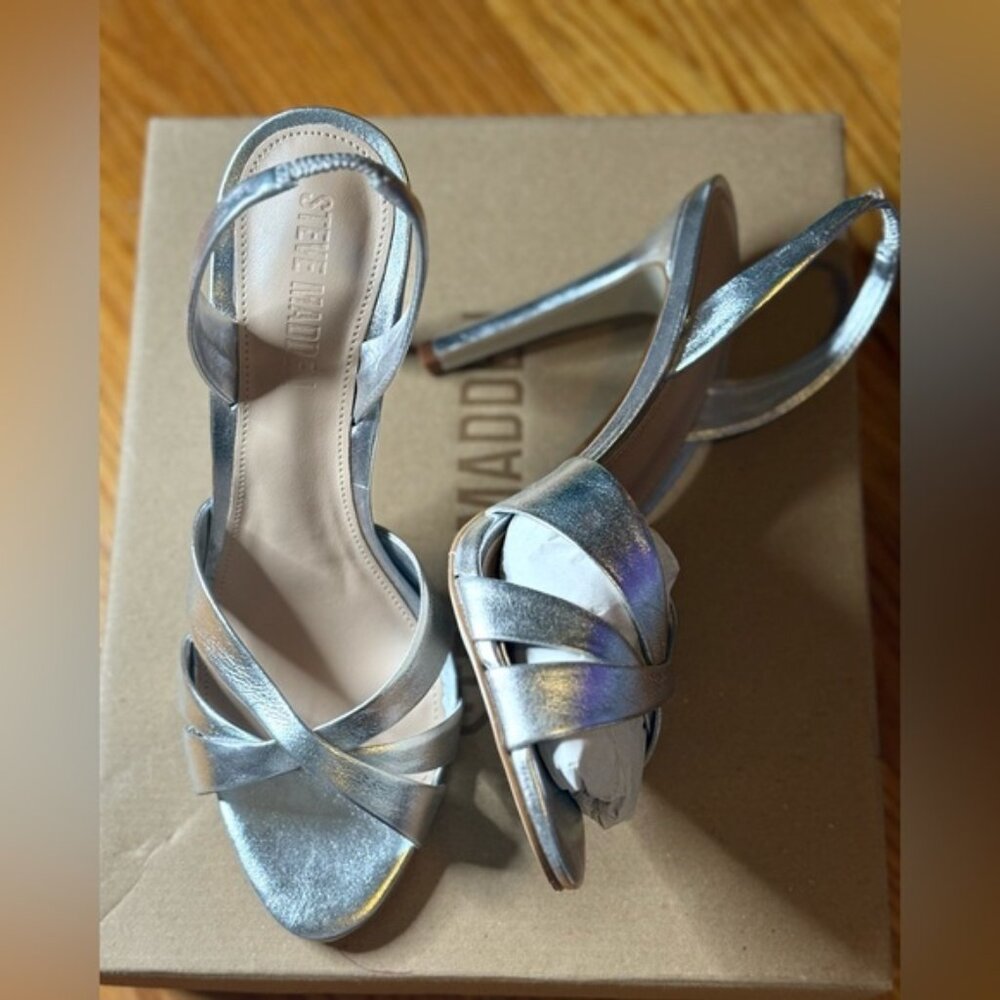 Steve Madden Silver Leather Heeled Sandals – Size 9.5 – NEW – With Box